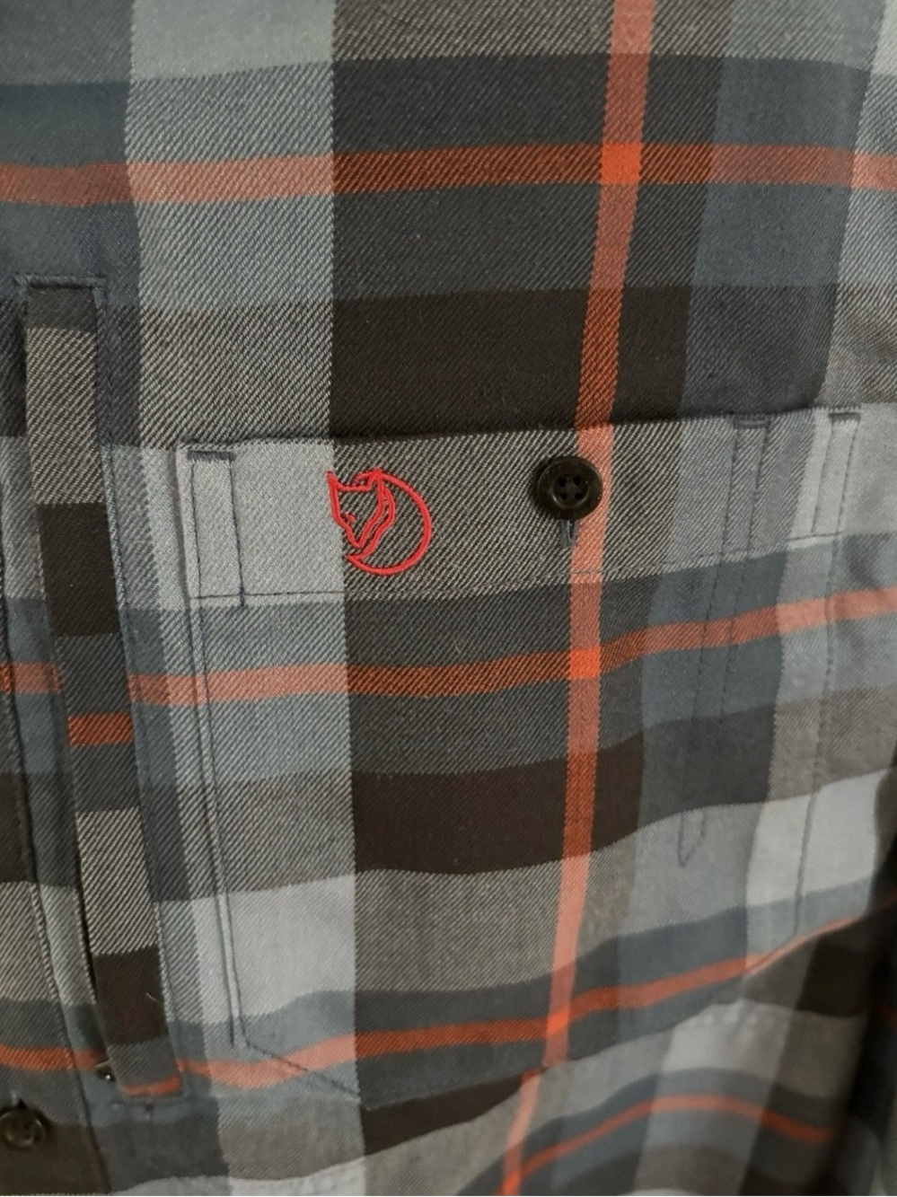 Fjallraven Fjallglim Shirt
Mens XL Plaid Button down
Roll Sleeve Outdoor
Hiking - Picture 7 of 11